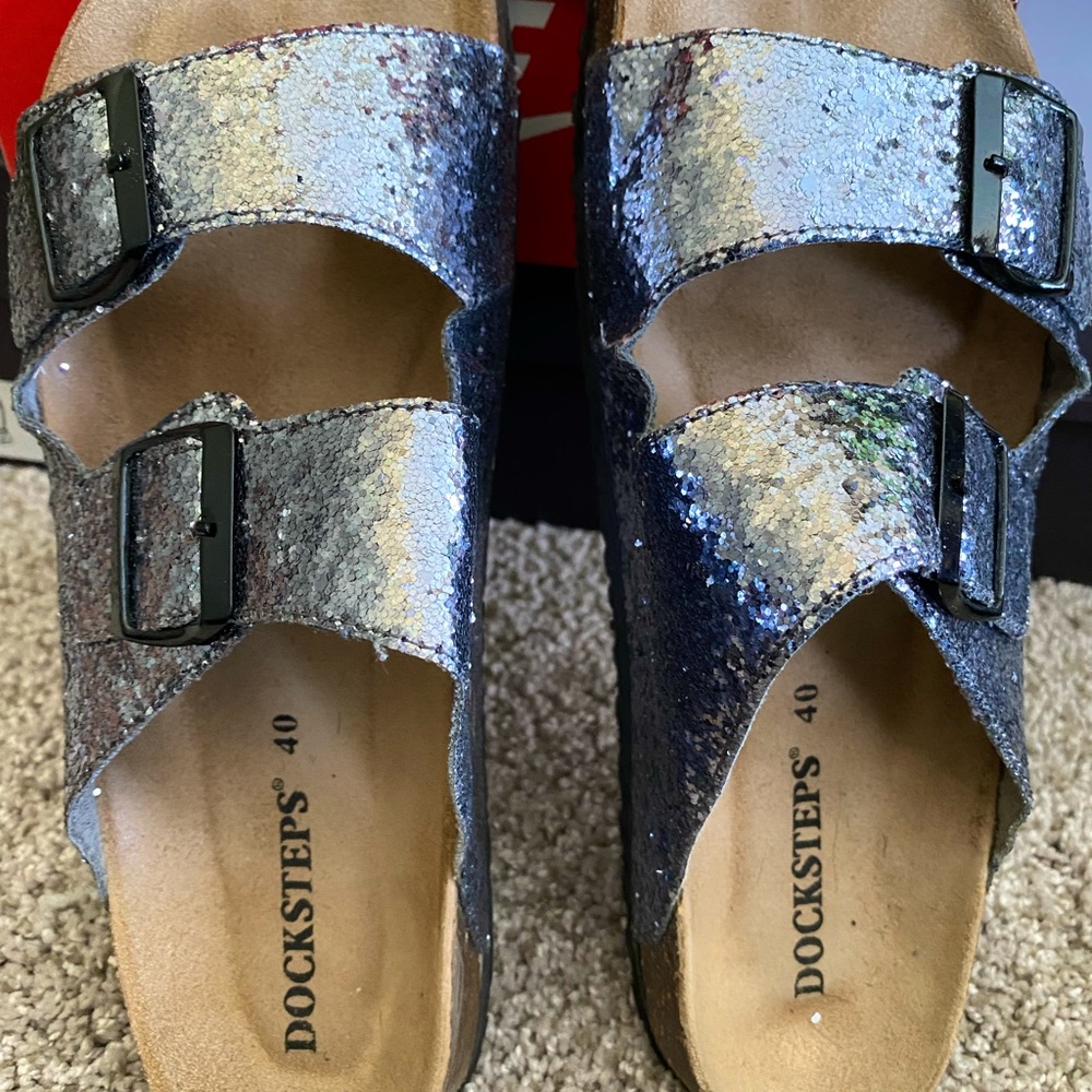 DOCKSTEPS | GUNMETAL GLITTER SANDAL | SIZE 9